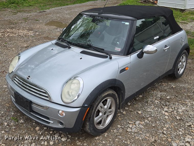 image for item EM7345 2005 Mini Cooper convertible