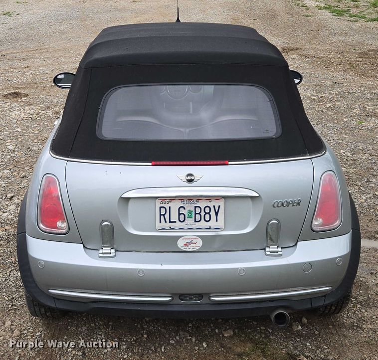 image for item EM7345 2005 Mini Cooper convertible