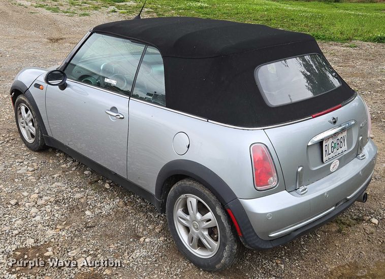 image for item EM7345 2005 Mini Cooper convertible