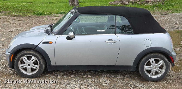 image for item EM7345 2005 Mini Cooper convertible