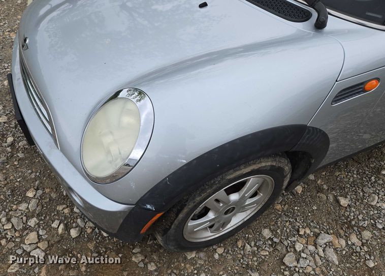 image for item EM7345 2005 Mini Cooper convertible