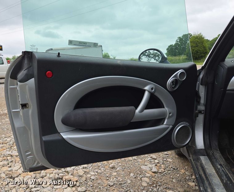 image for item EM7345 2005 Mini Cooper convertible