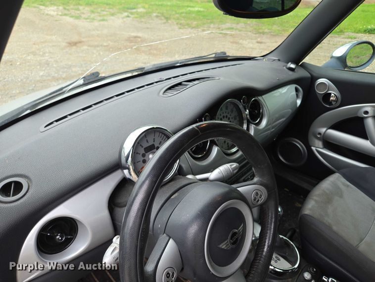 image for item EM7345 2005 Mini Cooper convertible