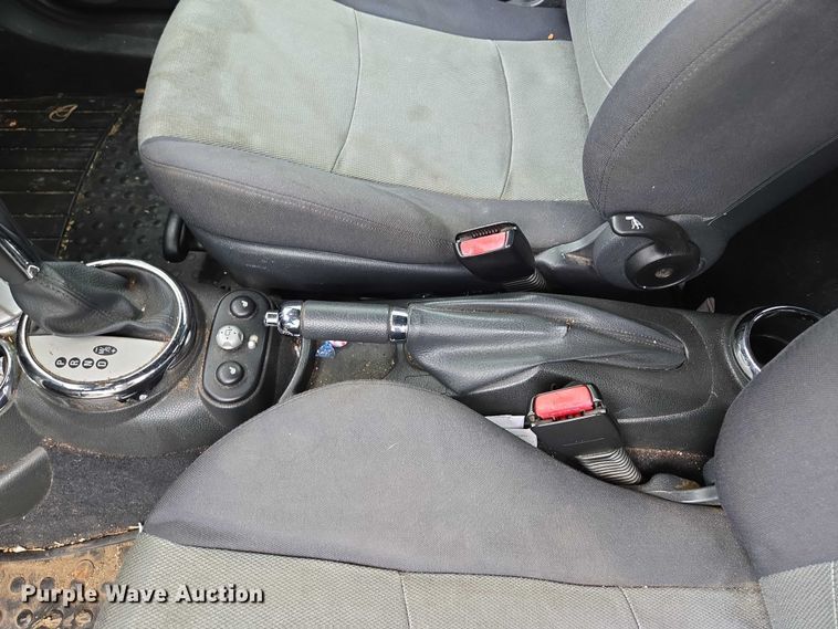 image for item EM7345 2005 Mini Cooper convertible