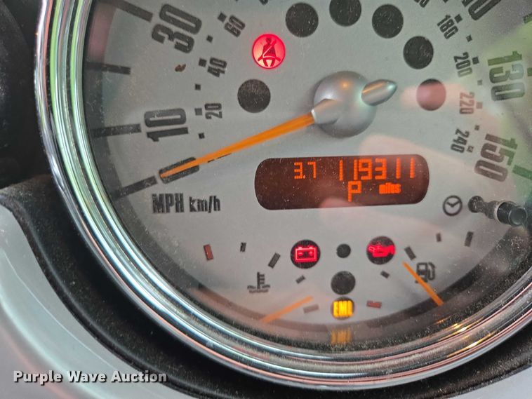 image for item EM7345 2005 Mini Cooper convertible