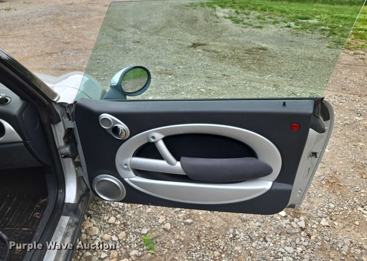 image for item EM7345 2005 Mini Cooper convertible