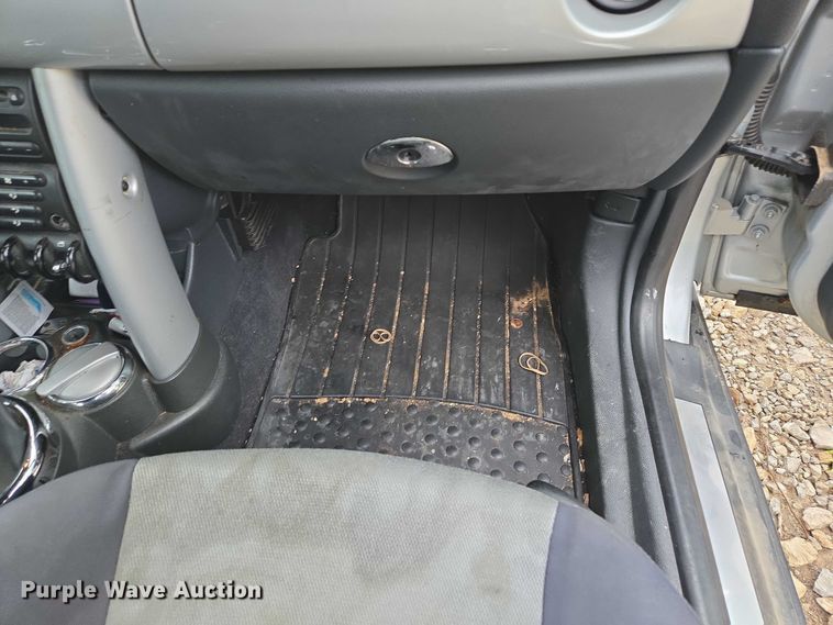 image for item EM7345 2005 Mini Cooper convertible