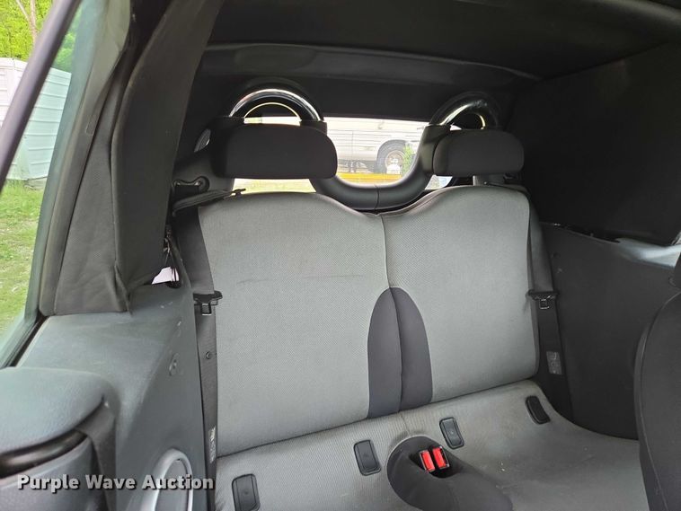 image for item EM7345 2005 Mini Cooper convertible