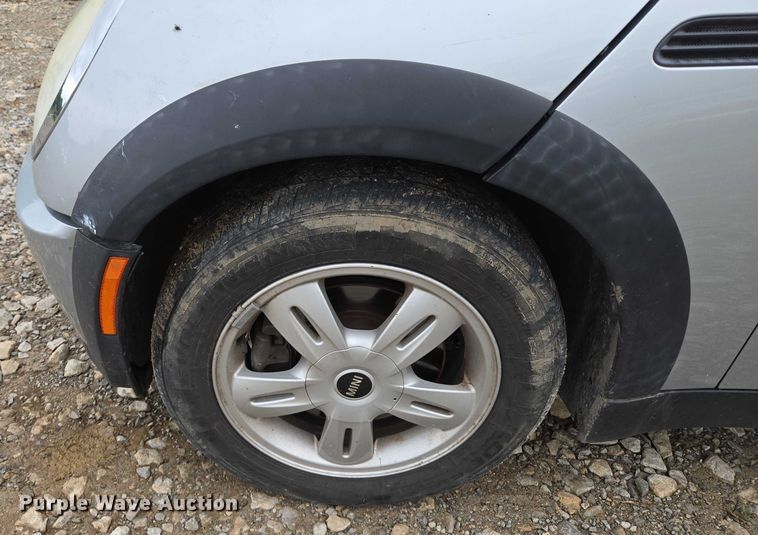 image for item EM7345 2005 Mini Cooper convertible