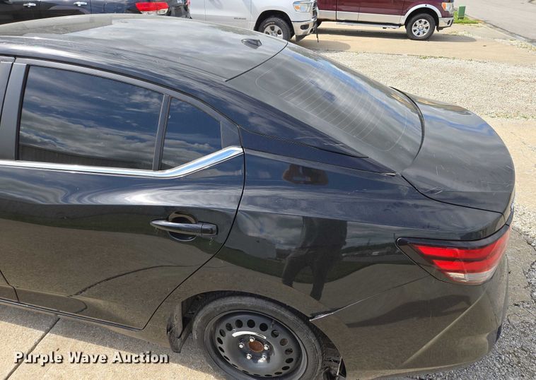 image for item EM7352 2021 Nissan Sentra 