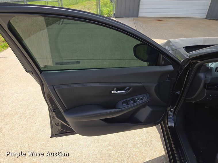 image for item EM7352 2021 Nissan Sentra 