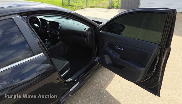 image for item EM7352 2021 Nissan Sentra 