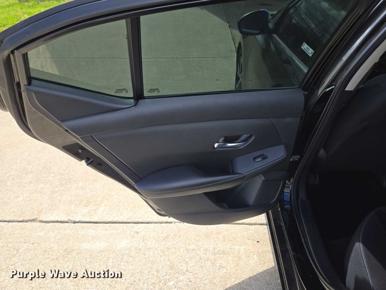 image for item EM7352 2021 Nissan Sentra 