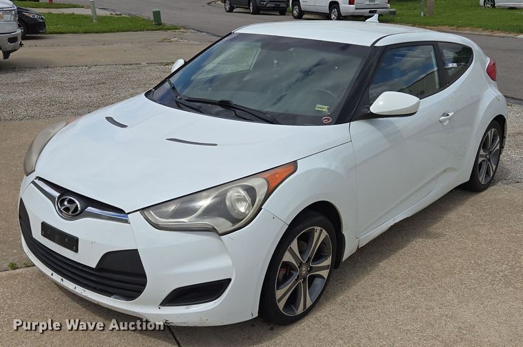 image for item EM7353 2013 Hyundai Velostar 