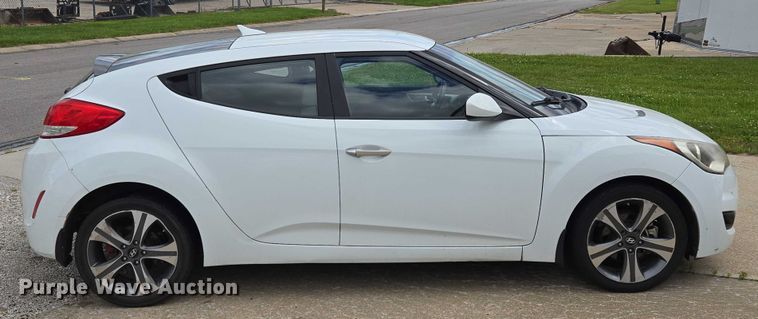 image for item EM7353 2013 Hyundai Velostar 