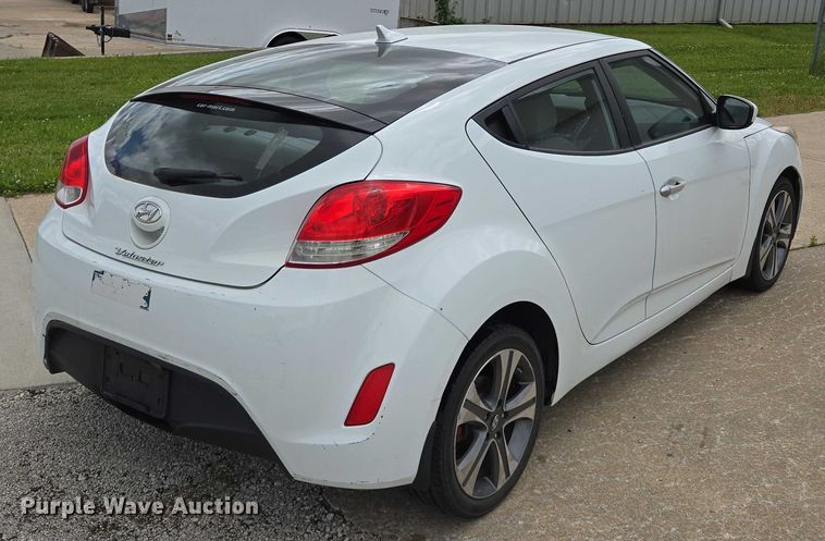 image for item EM7353 2013 Hyundai Velostar 