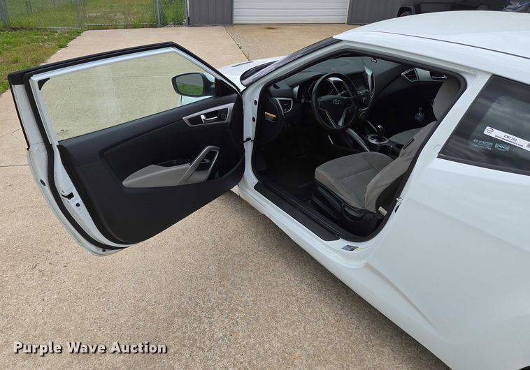 image for item EM7353 2013 Hyundai Velostar 