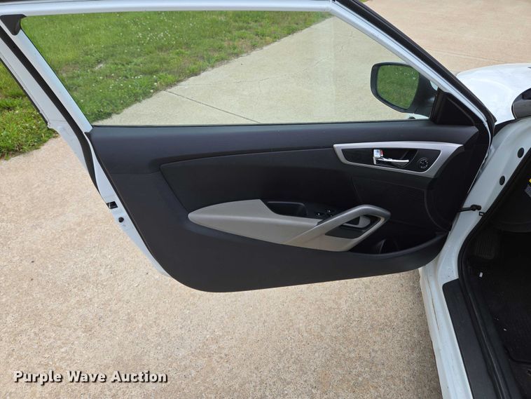 image for item EM7353 2013 Hyundai Velostar 