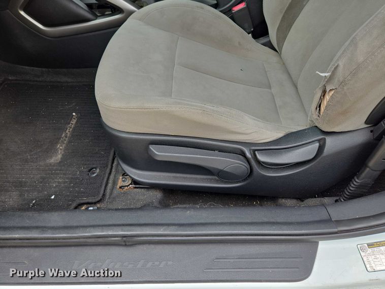 image for item EM7353 2013 Hyundai Velostar 