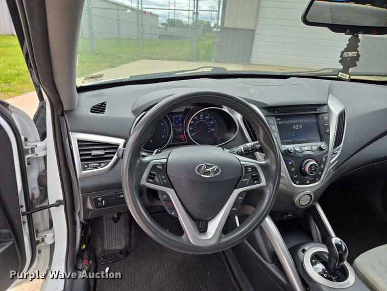 image for item EM7353 2013 Hyundai Velostar 