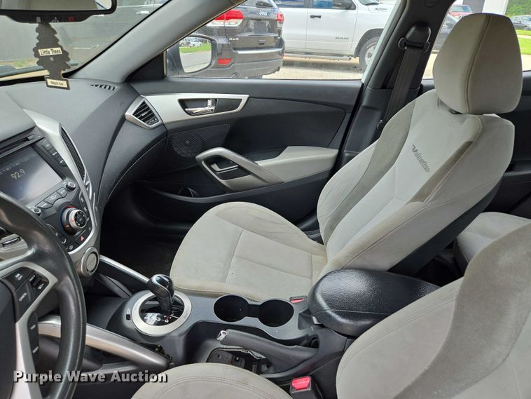 image for item EM7353 2013 Hyundai Velostar 