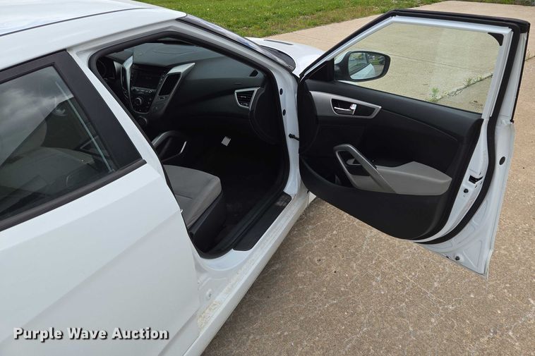 image for item EM7353 2013 Hyundai Velostar 