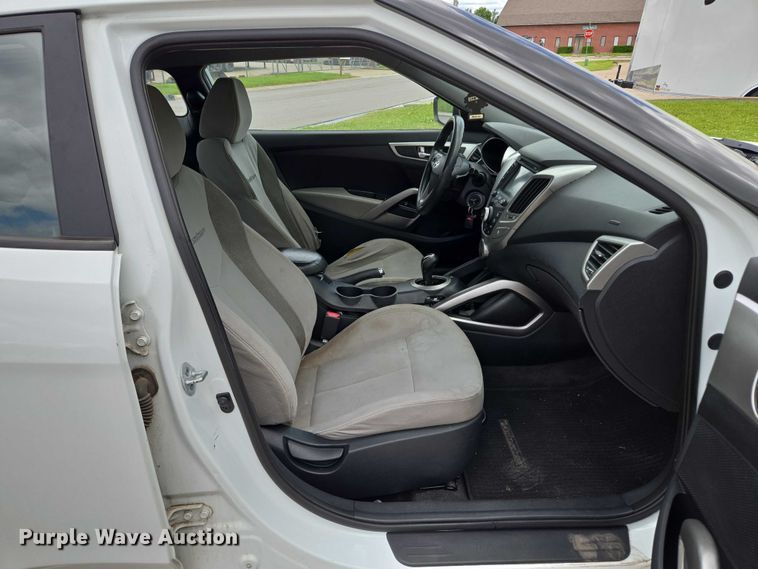 image for item EM7353 2013 Hyundai Velostar 