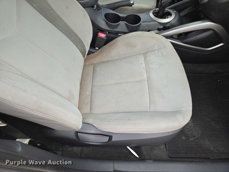 image for item EM7353 2013 Hyundai Velostar 