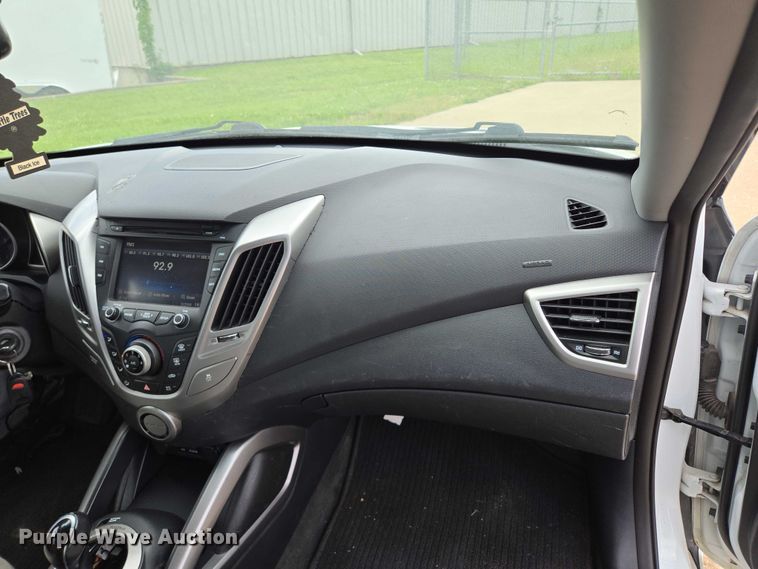 image for item EM7353 2013 Hyundai Velostar 