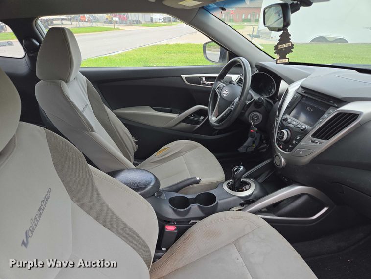 image for item EM7353 2013 Hyundai Velostar 