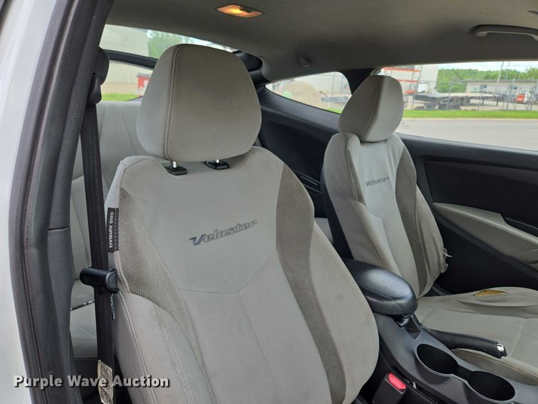 image for item EM7353 2013 Hyundai Velostar 