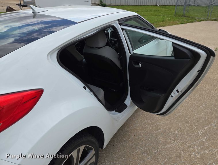 image for item EM7353 2013 Hyundai Velostar 