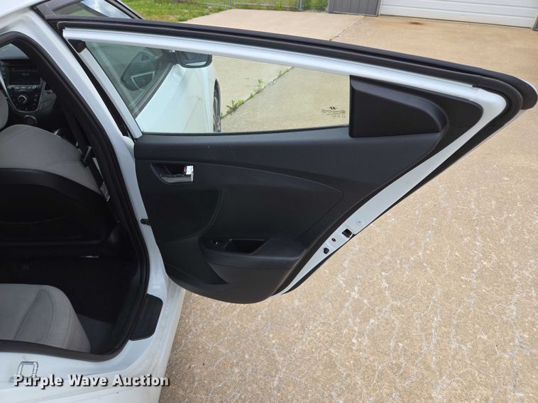 image for item EM7353 2013 Hyundai Velostar 