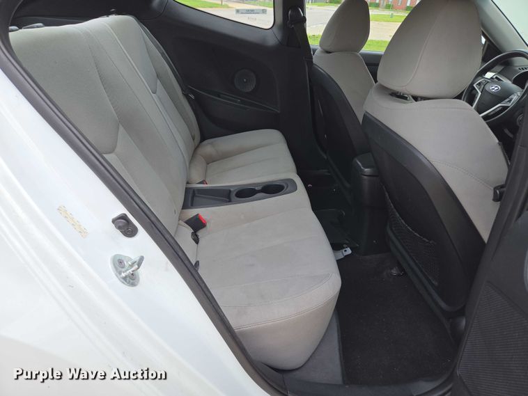 image for item EM7353 2013 Hyundai Velostar 