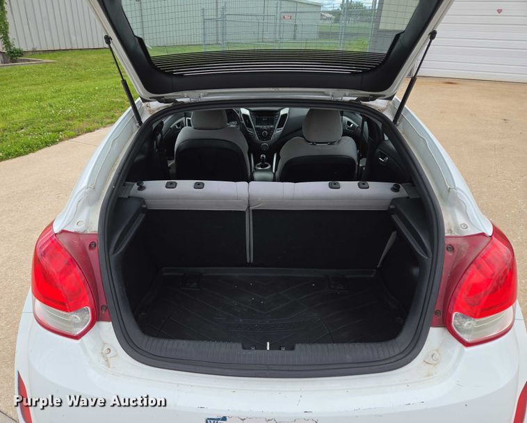 image for item EM7353 2013 Hyundai Velostar 