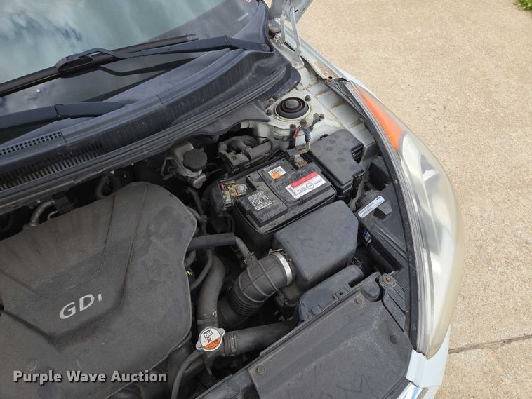 image for item EM7353 2013 Hyundai Velostar 