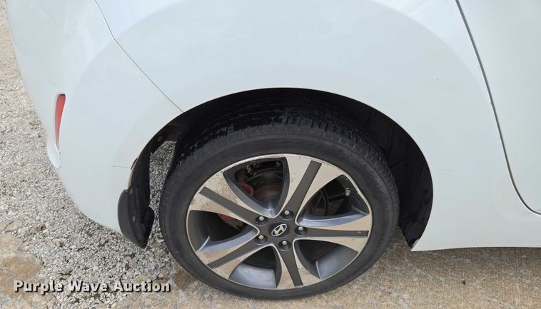 image for item EM7353 2013 Hyundai Velostar 