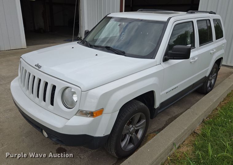 image for item EM7355 2015 Jeep Patriot SUV