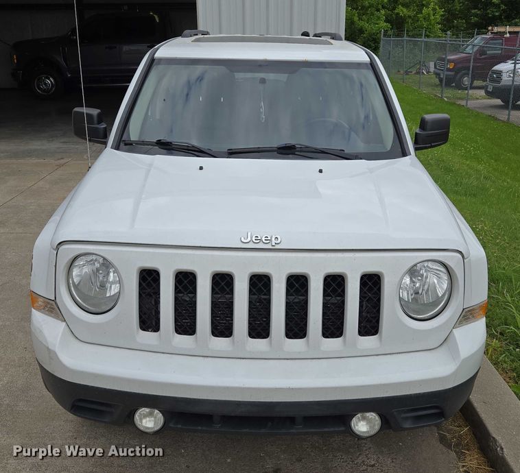 image for item EM7355 2015 Jeep Patriot SUV