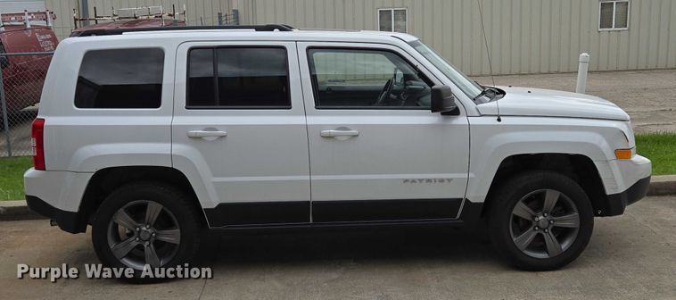 image for item EM7355 2015 Jeep Patriot SUV