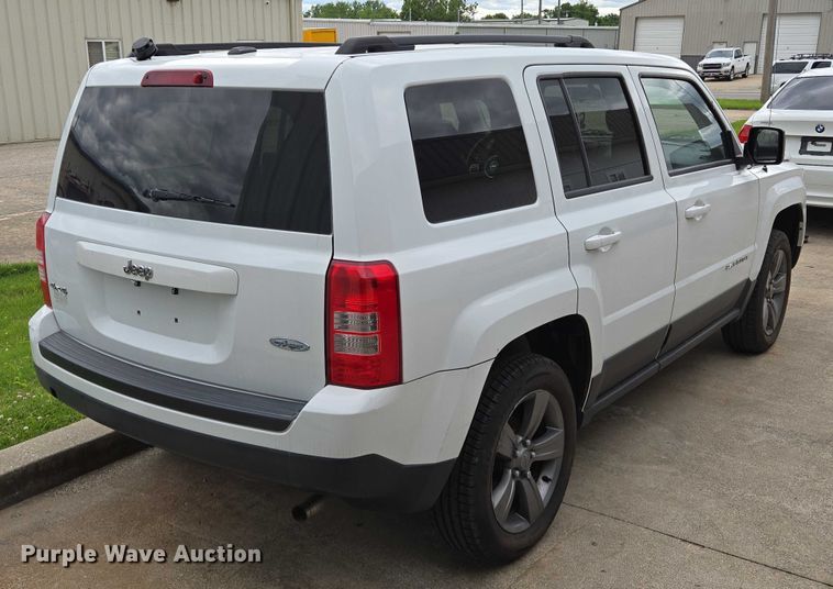 image for item EM7355 2015 Jeep Patriot SUV