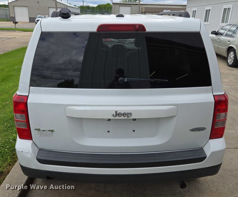 image for item EM7355 2015 Jeep Patriot SUV