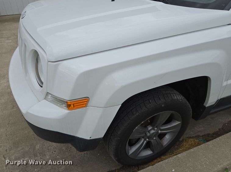 image for item EM7355 2015 Jeep Patriot SUV