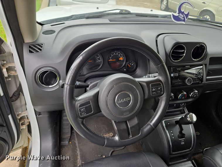 image for item EM7355 2015 Jeep Patriot SUV