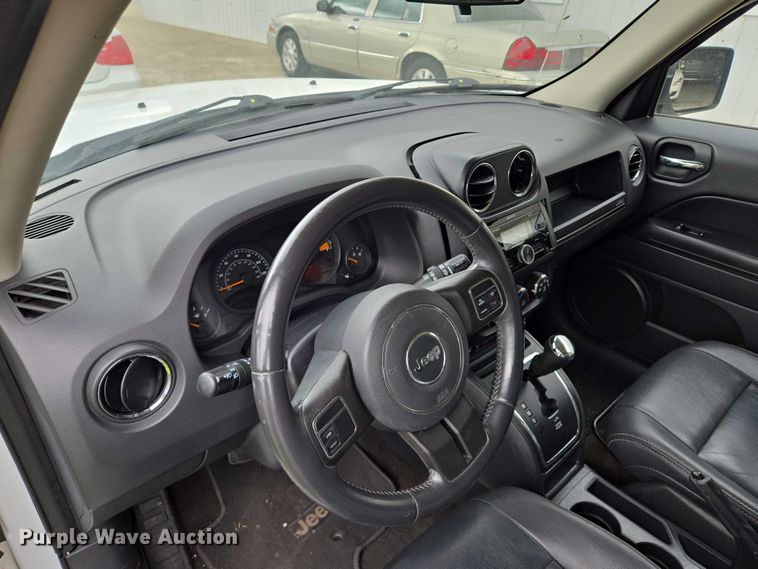 image for item EM7355 2015 Jeep Patriot SUV