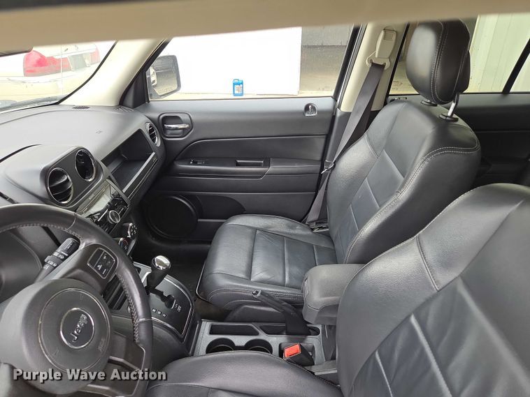 image for item EM7355 2015 Jeep Patriot SUV