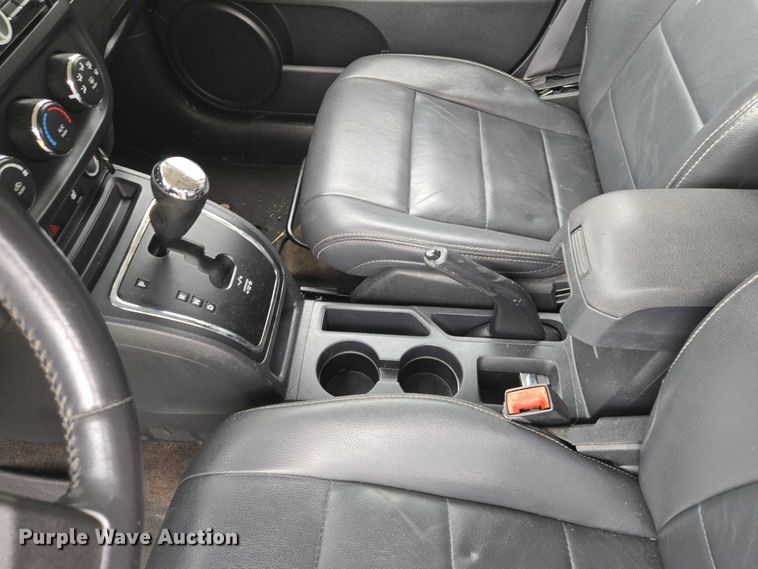 image for item EM7355 2015 Jeep Patriot SUV