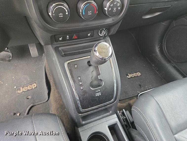 image for item EM7355 2015 Jeep Patriot SUV