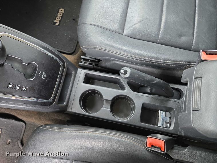 image for item EM7355 2015 Jeep Patriot SUV