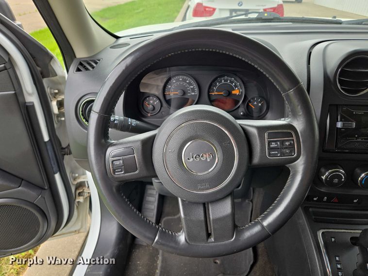 image for item EM7355 2015 Jeep Patriot SUV